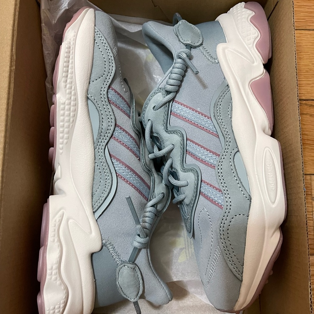 New! Adidas women Ozweego sneakers shoes